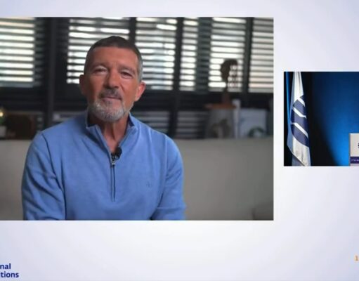 Rafa Nadal y Antonio Banderas impulsan la candidatura de Málaga para albergar la Expo 2027 Antonio Banderas pitcehs for Malaga 2027