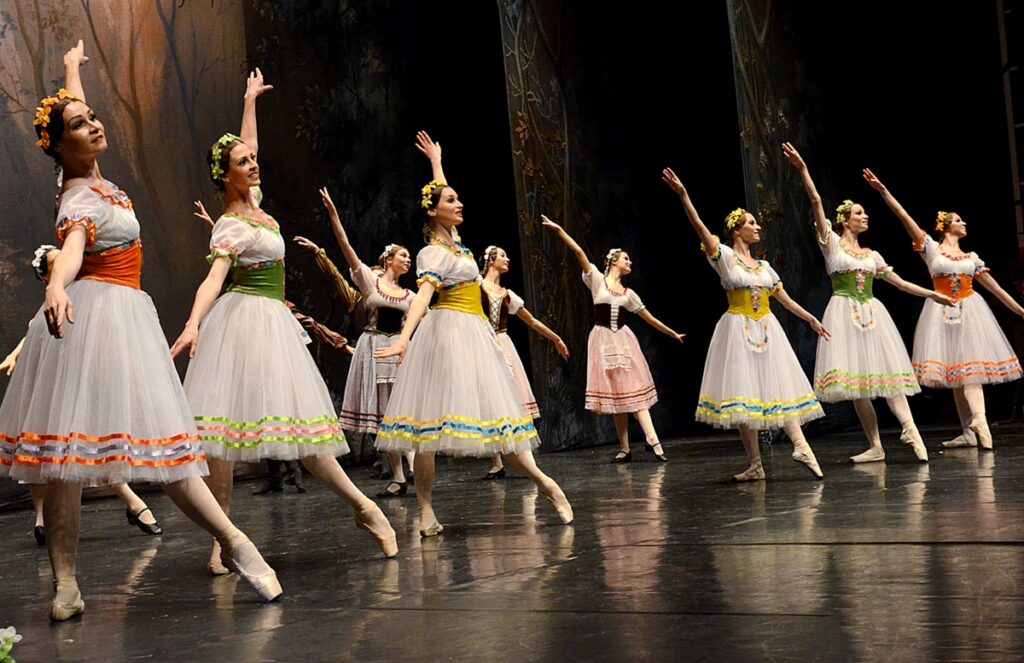 International Ballet Company performs Giselle