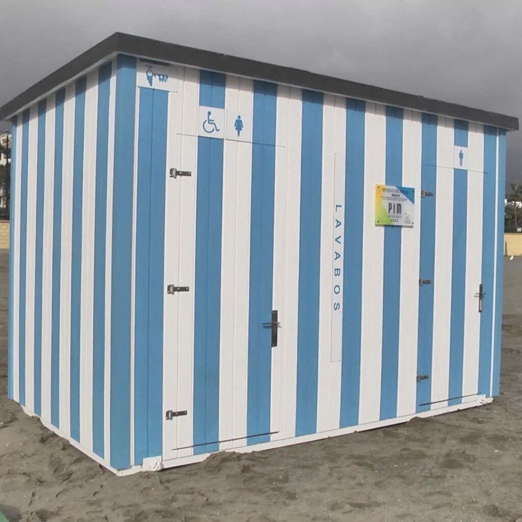 Beach toilets in Manilva