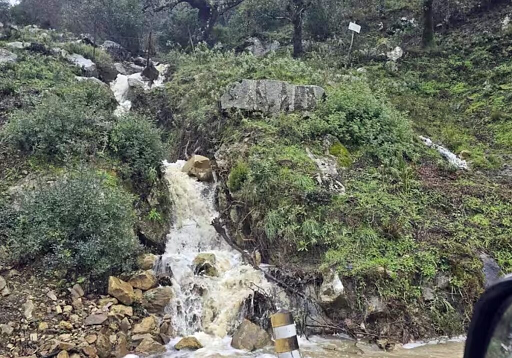 Flooding causes earth tremors in Gaucin