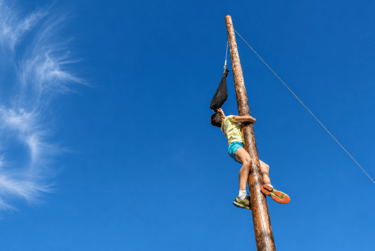 Traditional ‘Cucañas’ return to Sabinillas for San Luis
