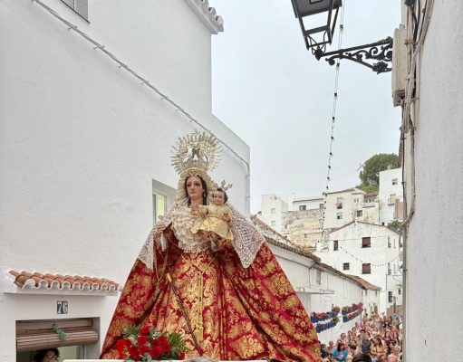 Casares celebra a su patrona la Virgen del Rosario Virgen del Rosario Casares